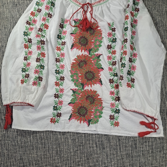 Royal moda Tops - Floral Embroidered White Blouse with Red Accents